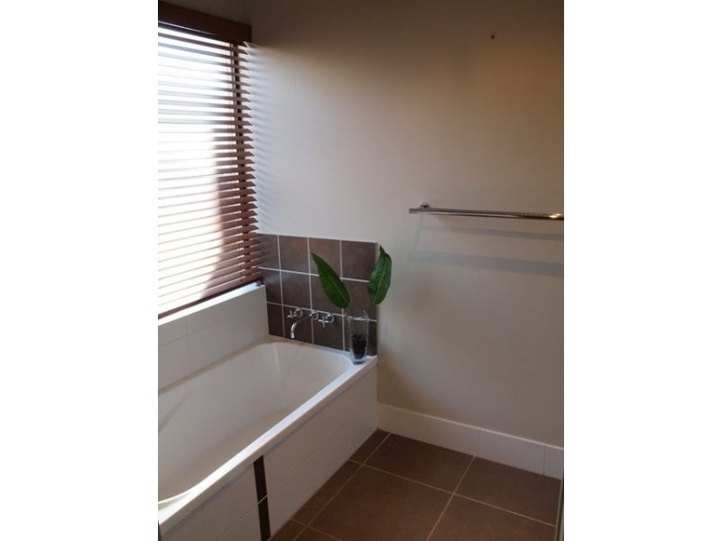 27 Altona Street, Bentley Park QLD 4869