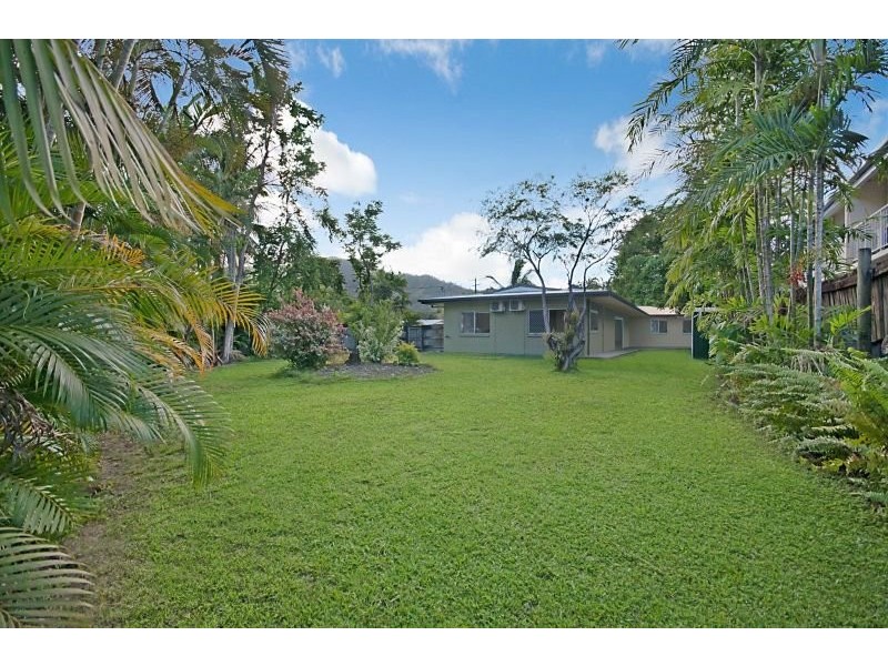 2-4 Brooks Street, Whitfield QLD 4870