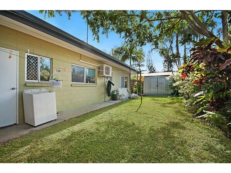 2-4 Brooks Street, Whitfield QLD 4870