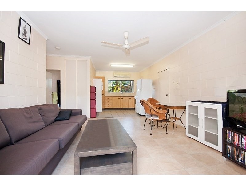 2-4 Brooks Street, Whitfield QLD 4870