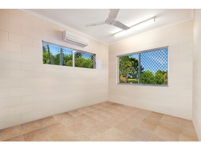 2-4 Brooks Street, Whitfield QLD 4870