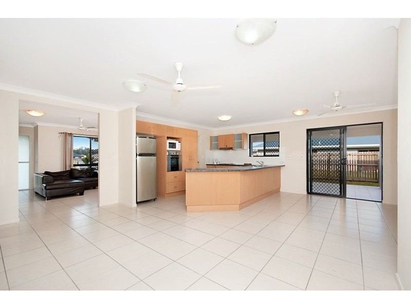28 Phoenix Street, White Rock QLD 4868