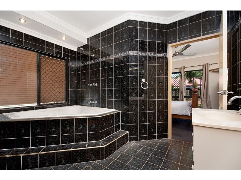 4 Small Leaf Close, Mount Sheridan QLD 4868