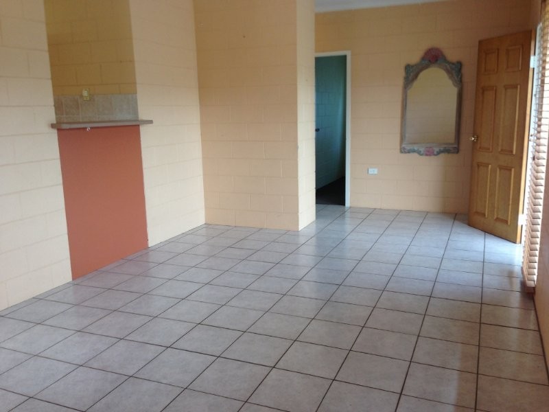 8 Aruma close, White Rock QLD 4868