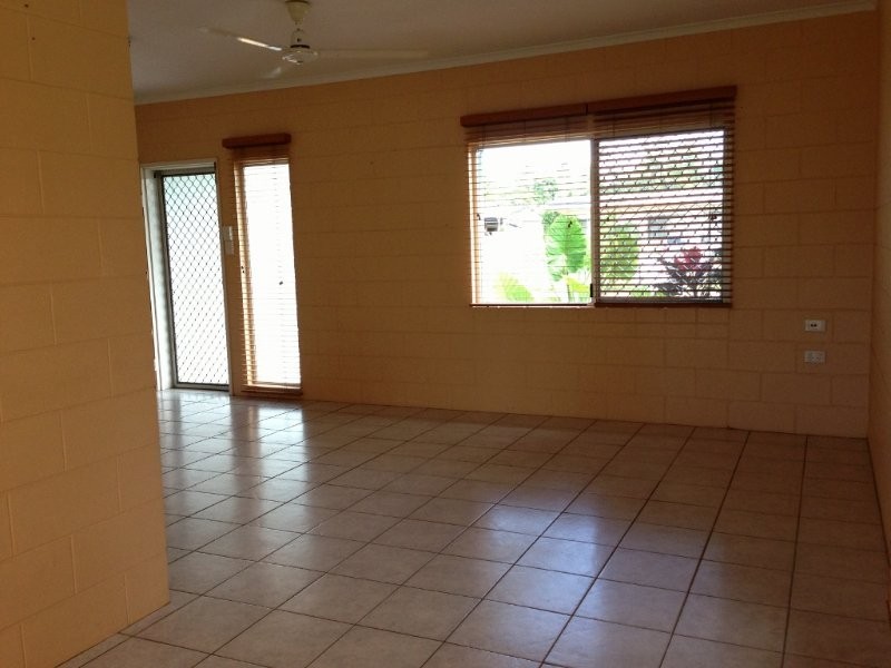 8 Aruma close, White Rock QLD 4868