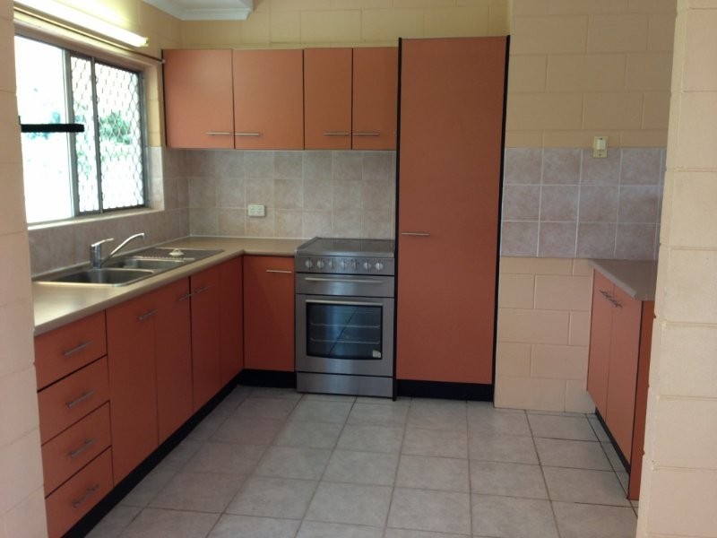 8 Aruma close, White Rock QLD 4868