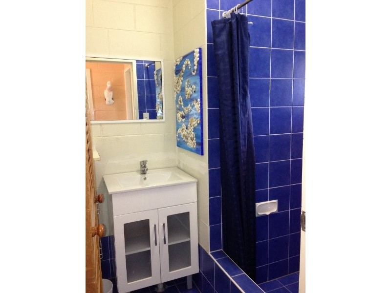 8 Aruma close, White Rock QLD 4868