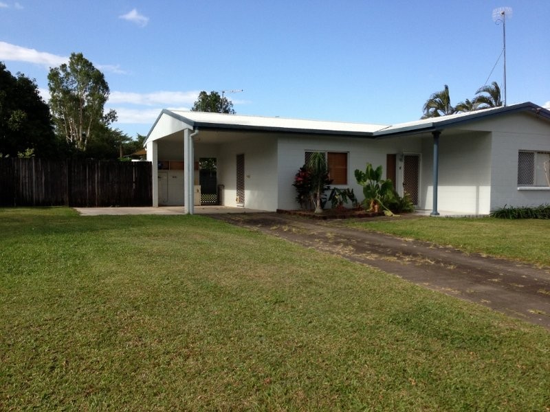 8 Aruma close, White Rock QLD 4868