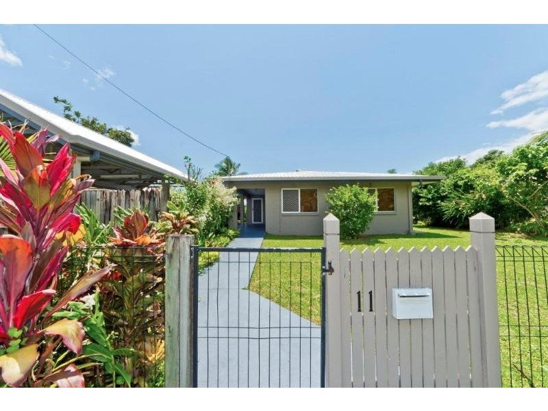 11 DAVIS  CLOSE, Manoora QLD 4870