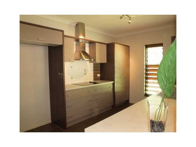 27 Altona Street, Bentley Park QLD 4869
