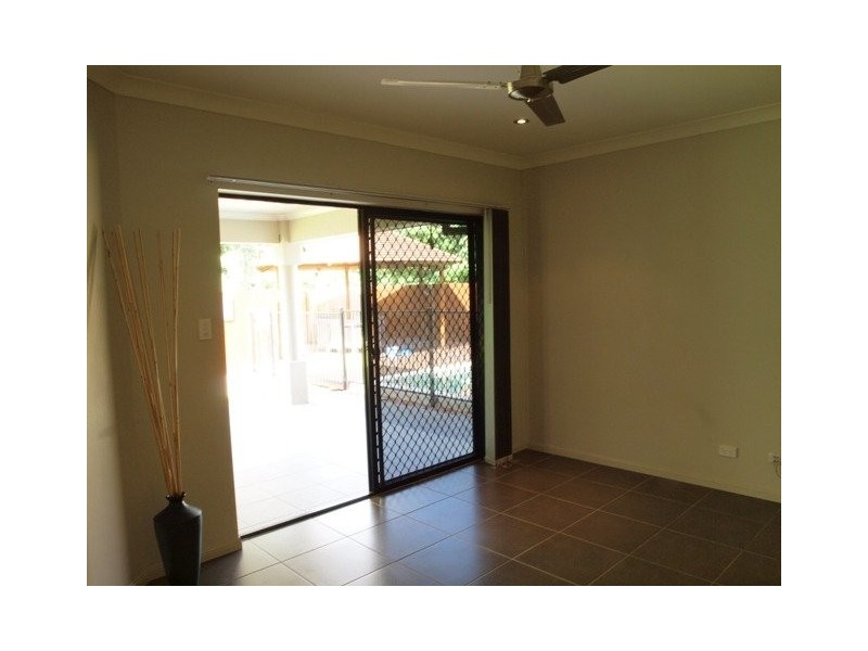 27 Altona Street, Bentley Park QLD 4869
