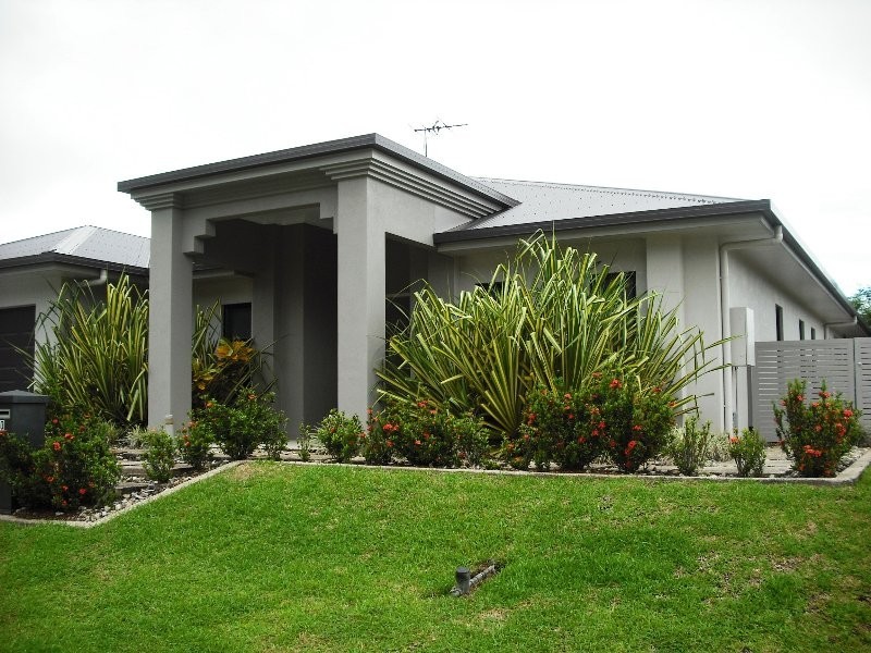 10 Shelbourne St, Bentley Park QLD 4869