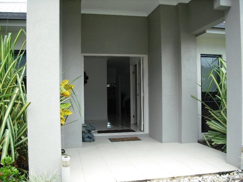 10 Shelbourne St, Bentley Park QLD 4869