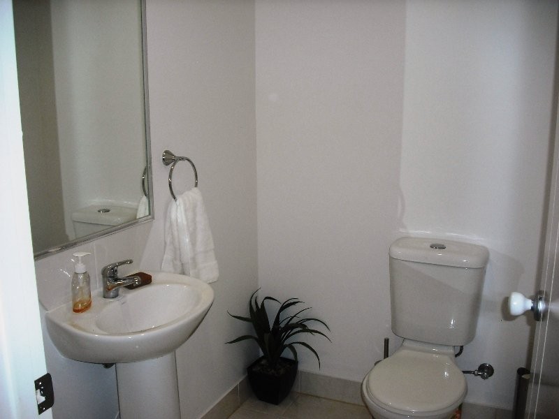 10 Shelbourne St, Bentley Park QLD 4869