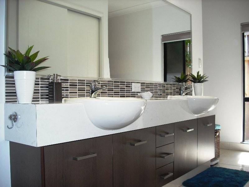 10 Shelbourne St, Bentley Park QLD 4869
