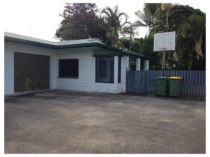 2/10 Tristania St, Holloways Beach QLD 4878