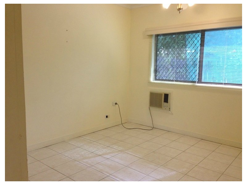 2/10 Tristania St, Holloways Beach QLD 4878