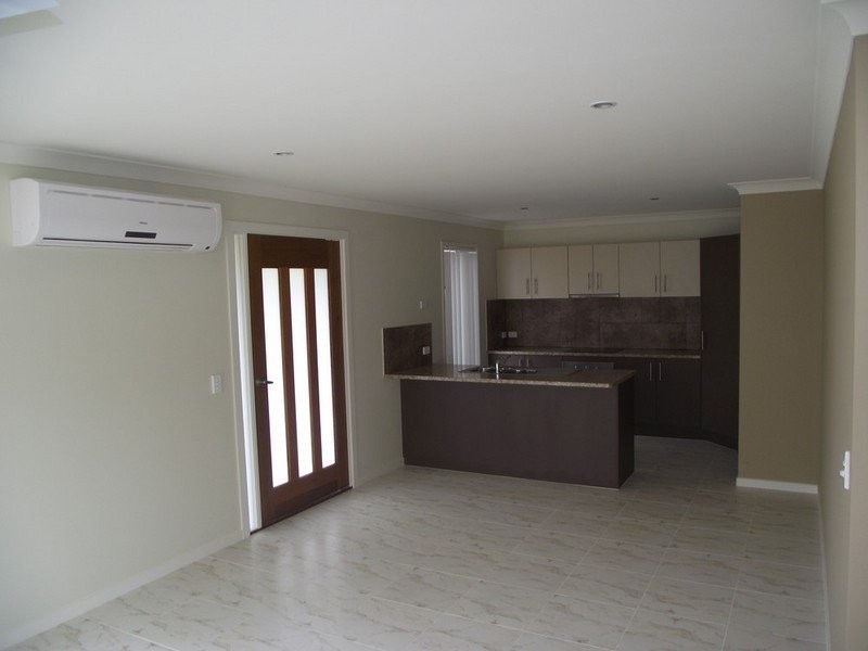 2/5 Elise Avenue, Coomera QLD 4209