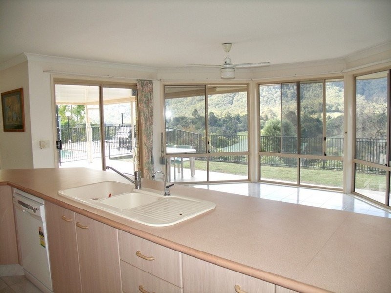 65 Barcoo Court, Clagiraba QLD 4211