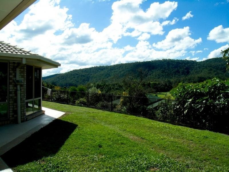 65 Barcoo Court, Clagiraba QLD 4211