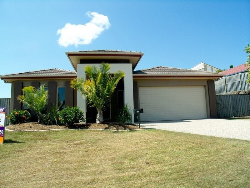 6 Yamba Street, Pacific Pines QLD 4211