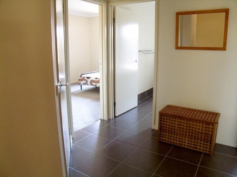 6 Yamba Street, Pacific Pines QLD 4211