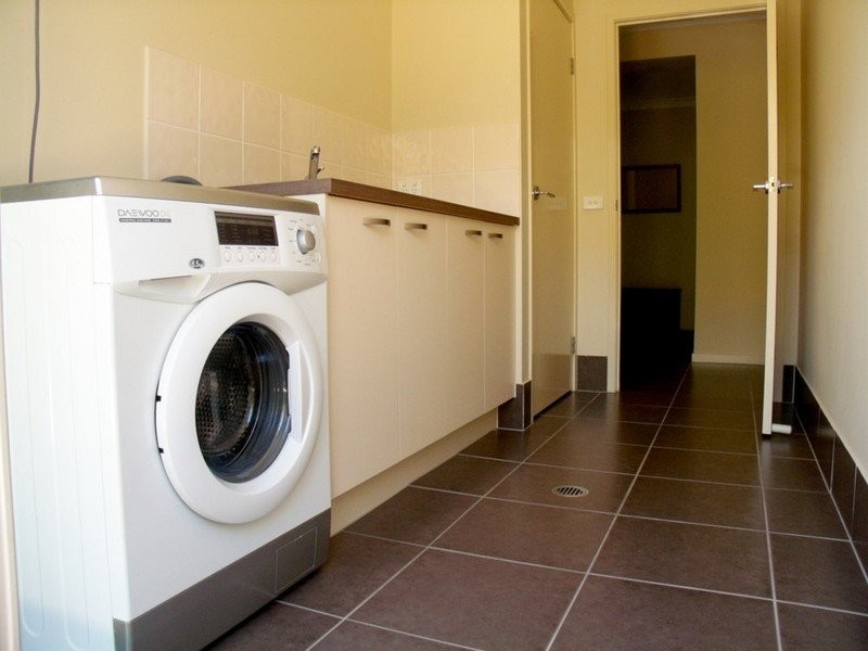 6 Yamba Street, Pacific Pines QLD 4211