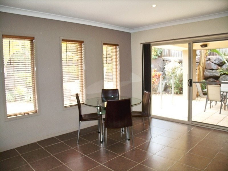 6 Yamba Street, Pacific Pines QLD 4211