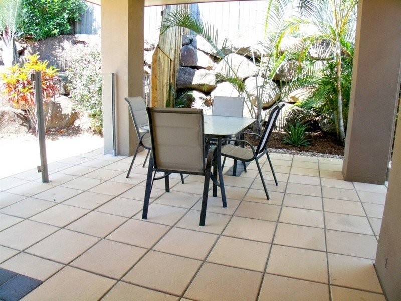 6 Yamba Street, Pacific Pines QLD 4211