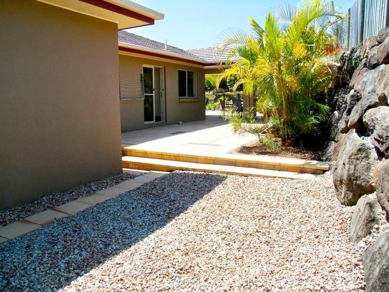 6 Yamba Street, Pacific Pines QLD 4211