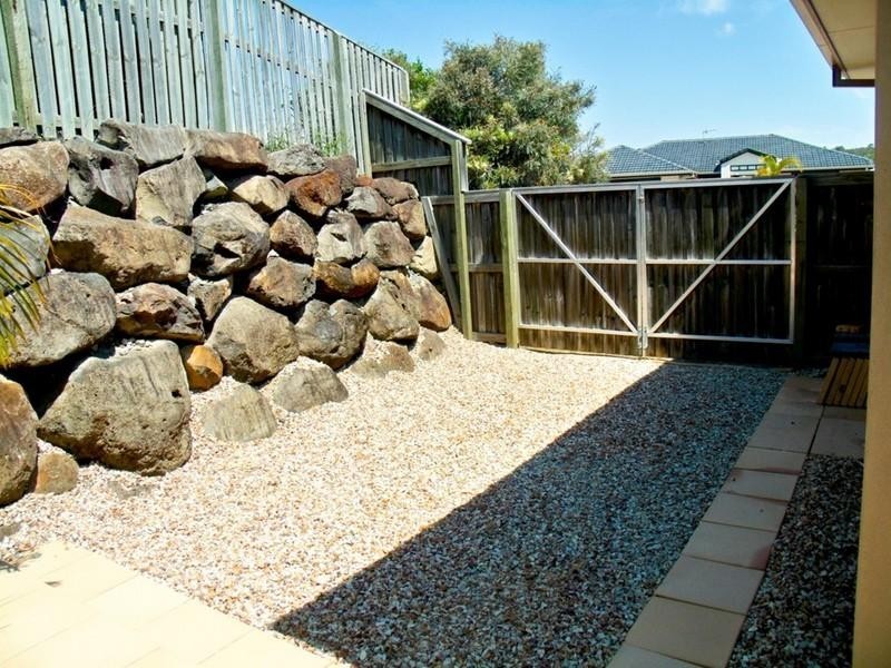 6 Yamba Street, Pacific Pines QLD 4211