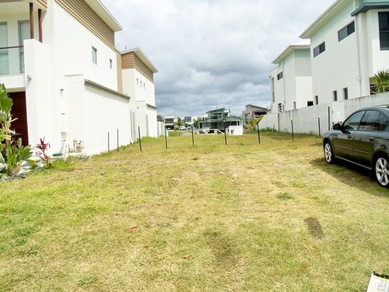 33 Harbourvue Court, Helensvale QLD 4212