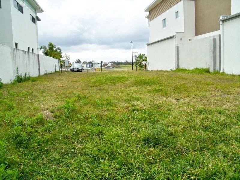33 Harbourvue Court, Helensvale QLD 4212