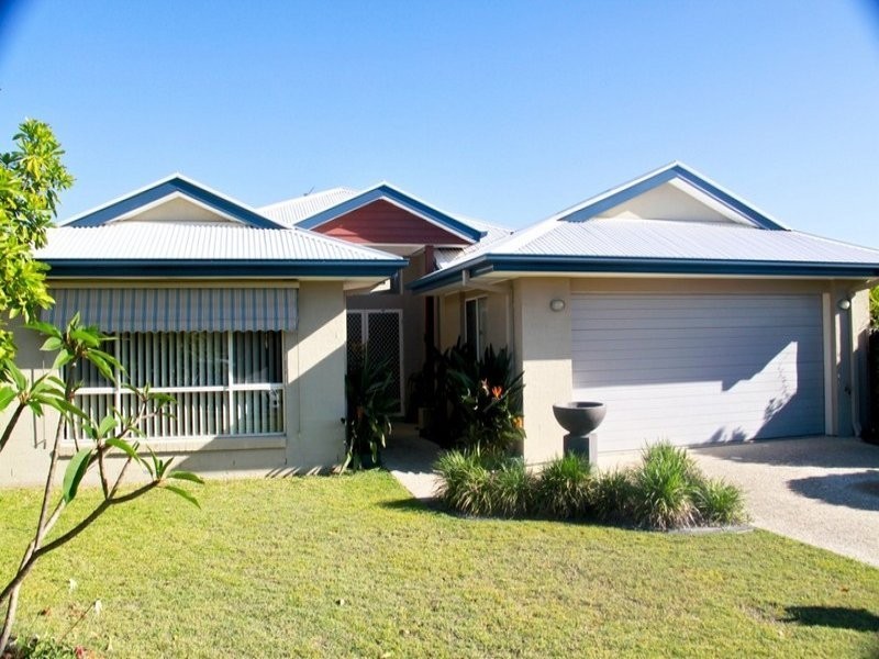 11 Davies Street, Pacific Pines QLD 4211