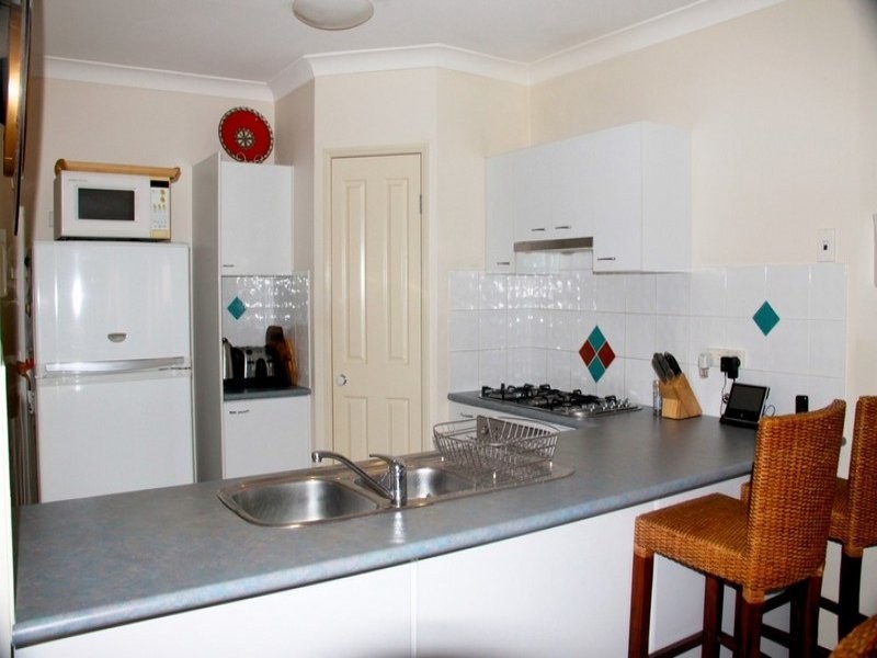 11 Davies Street, Pacific Pines QLD 4211