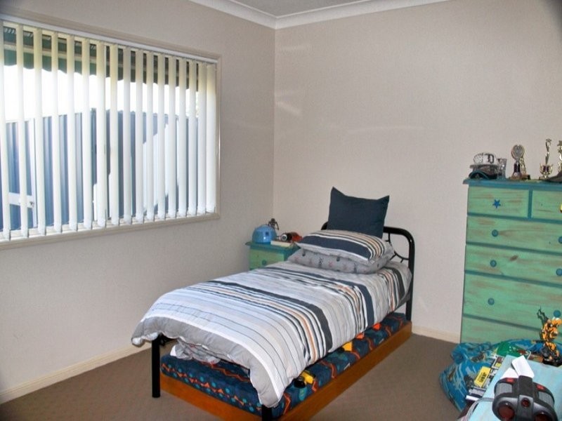 11 Davies Street, Pacific Pines QLD 4211