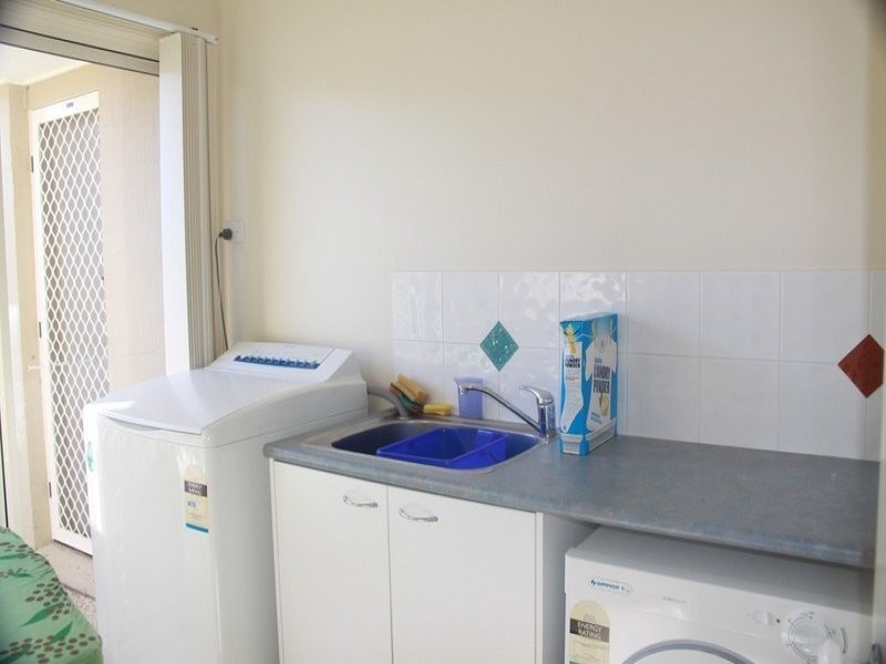 11 Davies Street, Pacific Pines QLD 4211