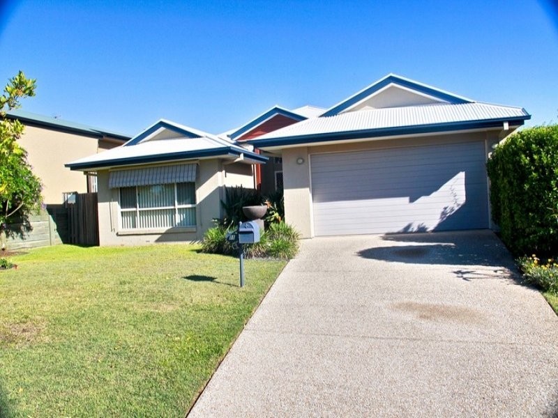 11 Davies Street, Pacific Pines QLD 4211