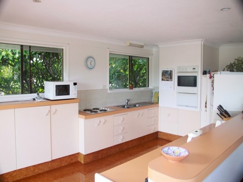 7 Paradise Street, Nerang QLD 4211