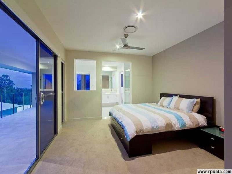 2 Lowell Street, Reedy Creek QLD 4227