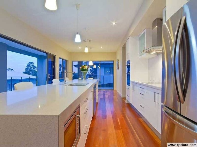 2 Lowell Street, Reedy Creek QLD 4227