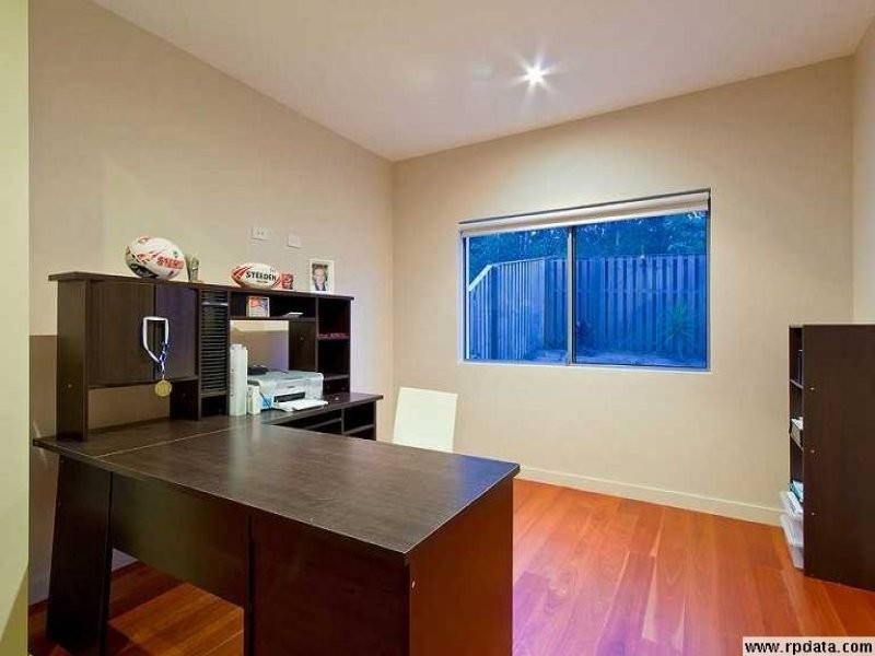 2 Lowell Street, Reedy Creek QLD 4227