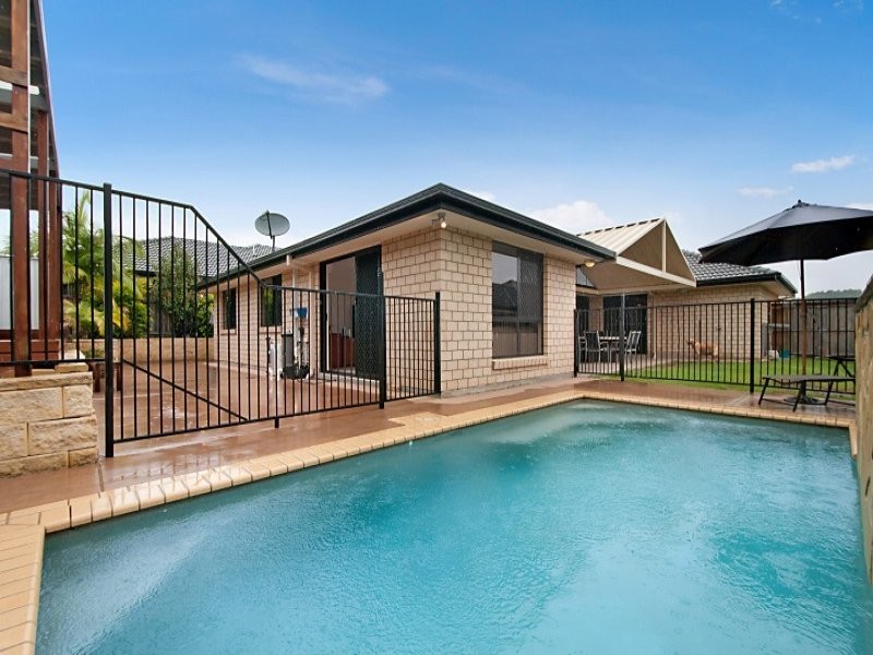 3 Beaumont Crescent, Pacific Pines QLD 4211