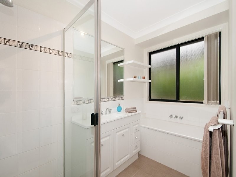 3 Beaumont Crescent, Pacific Pines QLD 4211