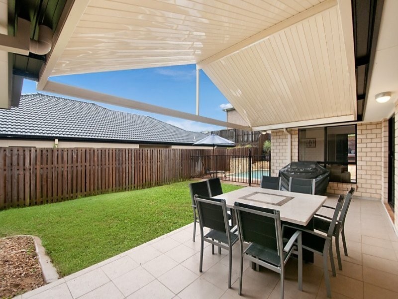 3 Beaumont Crescent, Pacific Pines QLD 4211