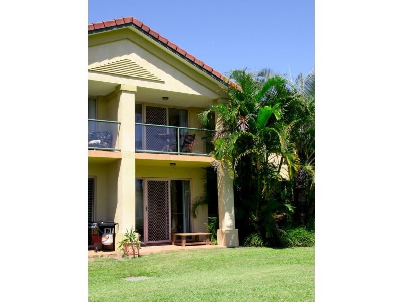 152 Palm Meadows Drive, Carrara QLD 4211