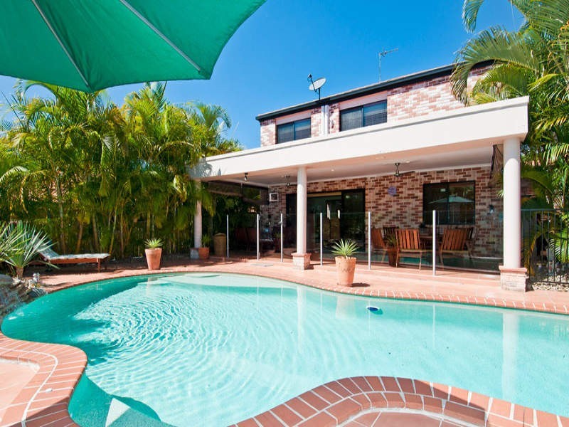 7 Easter Crescent, Pacific Pines QLD 4211