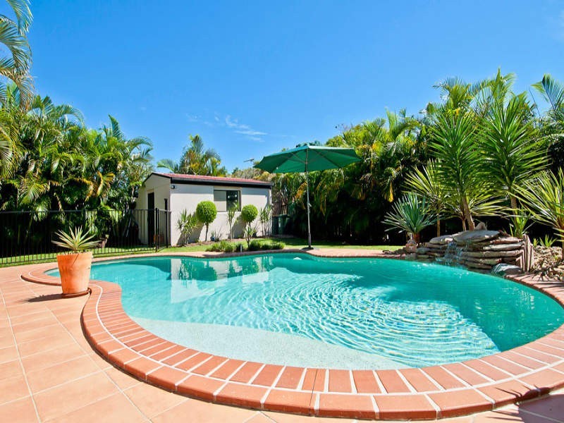 7 Easter Crescent, Pacific Pines QLD 4211