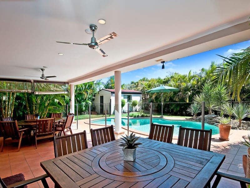 7 Easter Crescent, Pacific Pines QLD 4211