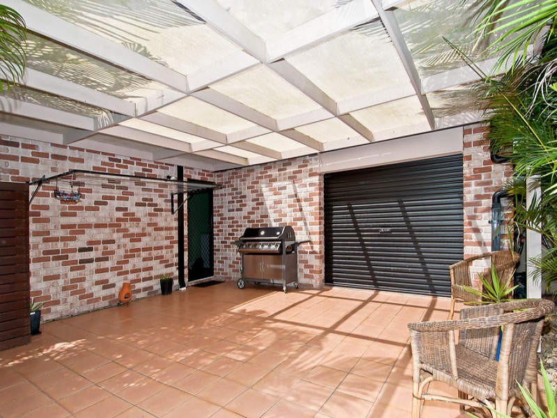 7 Easter Crescent, Pacific Pines QLD 4211